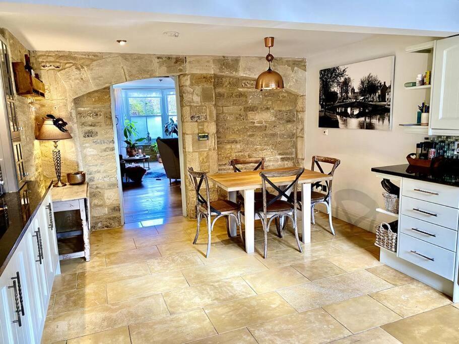 Historic Cotswold Chic Style For Uk Staycation Bourton-on-the-Water Luaran gambar